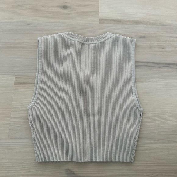 Beige Aritzia sculp knit muscle top - Picture 3 of 3